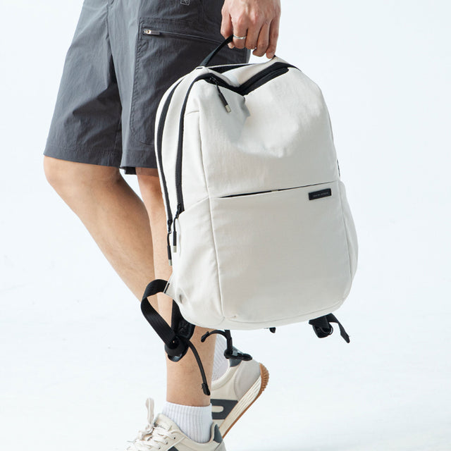 Mochila Ultraligera, Fresca y Aesthetic para Laptop de hasta 17” Mark Ryden MR1106