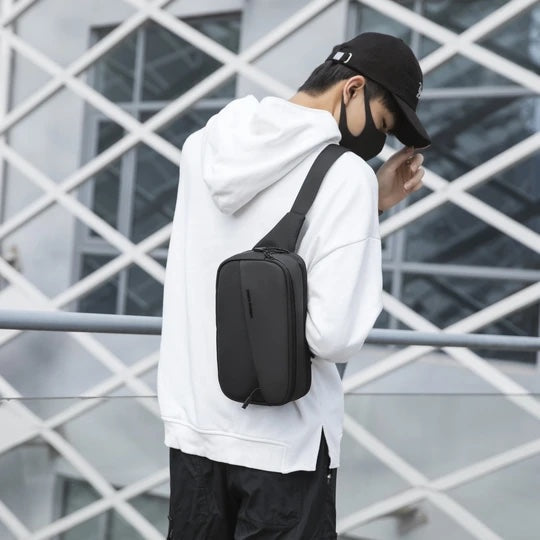 Cangurera cruzada Mark Ryden. Estilo casual y espacio para iPad de 7.9″ y accesorios. Modelo 8112