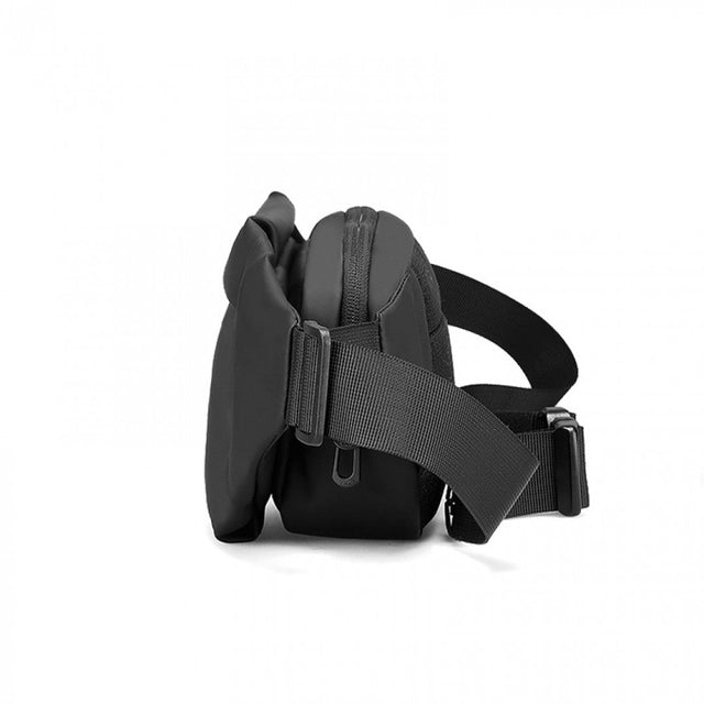 Mochila Bandolera Cruzada Mark Ryden. Estilo casual y espacio para iPad de 7.9″. Modelo MR 7999