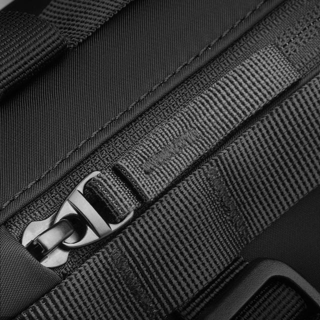 Bandolera Compacta MR228 Resistente al Agua (No Sumergible) – Mark Ryden México