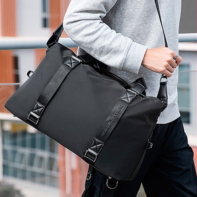 Maleta de Viaje Mark Ryden. Ideal para un viaje de negocios o fin de semana. Transporta hasta 20 kilos. Material repelente al agua. Modelo 8066