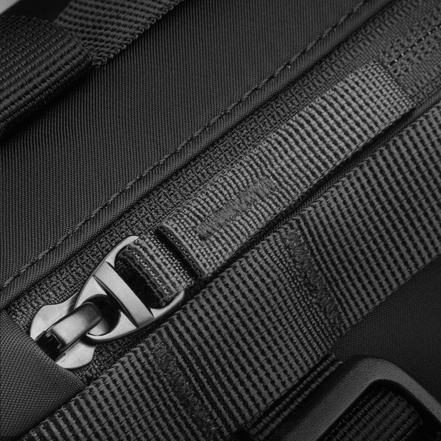 Bandolera Compacta MR 228 Resistente al Agua (No Sumergible) – Mark Ryden México
