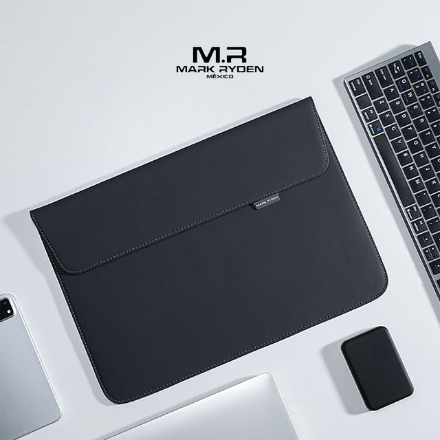 Funda para laptop de la marca Mark Ryden Modelo 67D