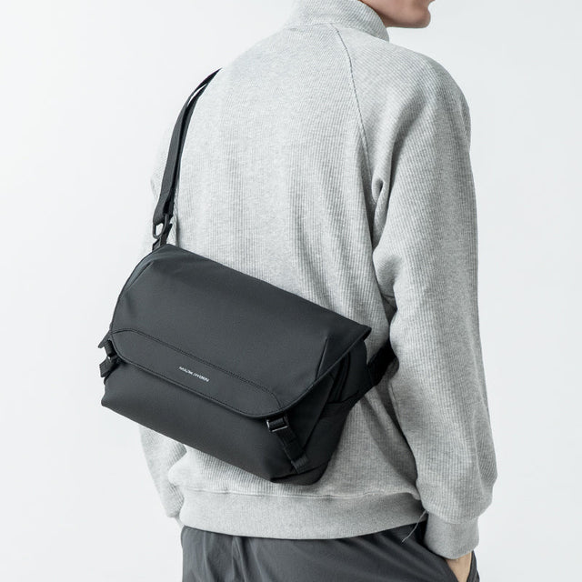 Bandolera Mark Ryden de Gran Capacidad – Impermeable, Ligera y de Lujo para Uso Diario MR 311