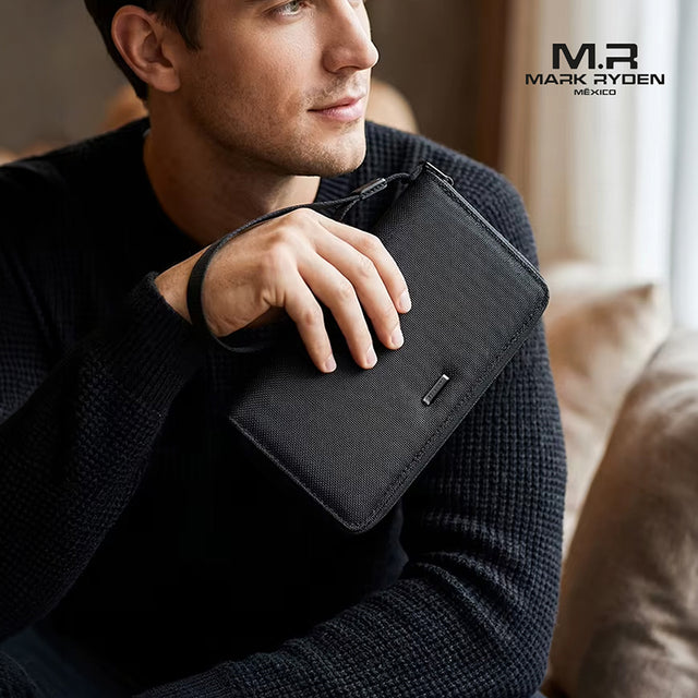 Cartera Larga Mark Ryden con Cierre y Correa de Mano MR 83