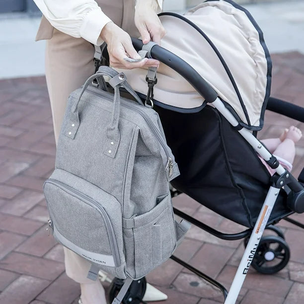 Moderna mochila pañalera Mark Ryden Modelo 8703