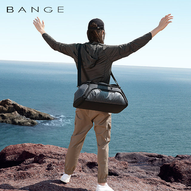 Maleta BANGE. Para Viaje, Gimnasio. Material repelente al agua . Modelo BG-7561
