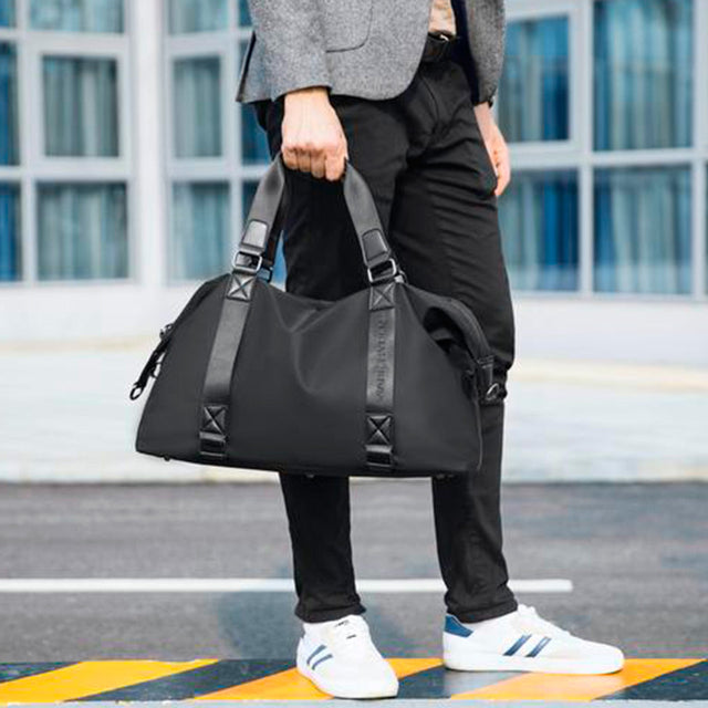 Maleta de Viaje Mark Ryden. Ideal para un viaje de negocios o fin de semana. Transporta hasta 20 kilos. Material repelente al agua. Modelo 8066