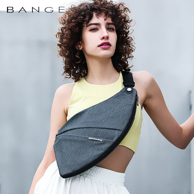 Mochila cruzada Bange.Material repelente al agua. Modelo BG-7378