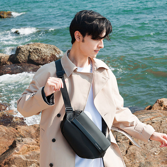 Bolso Bandolero Mark Ryden. Cruzada al hombro. Material Oxford repelente al agua Tablet 11″ Modelo 8408