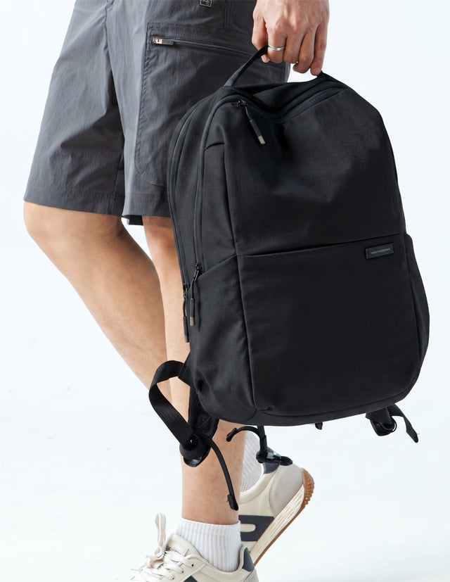Mochila  Ultraligera, Fresca y Aesthetic para Laptop de hasta 16” Mark Ryden MR 1106