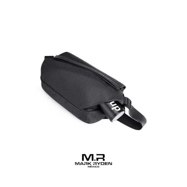 Bolso Bandolero Mark Ryden. Cruzada al hombro. Material Oxford repelente al agua Tablet 11″ Modelo 8408
